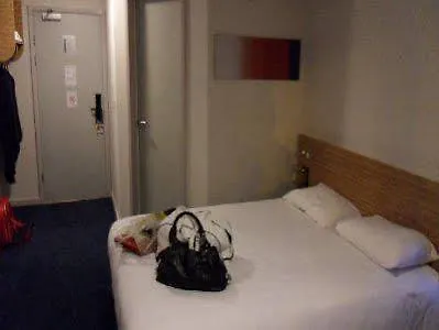 Travelodge Edinburgh Airport 2*,